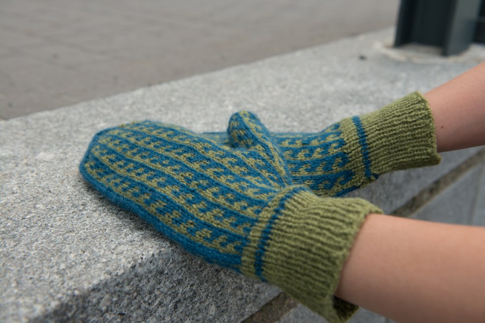 4-10 med tumme i sidan